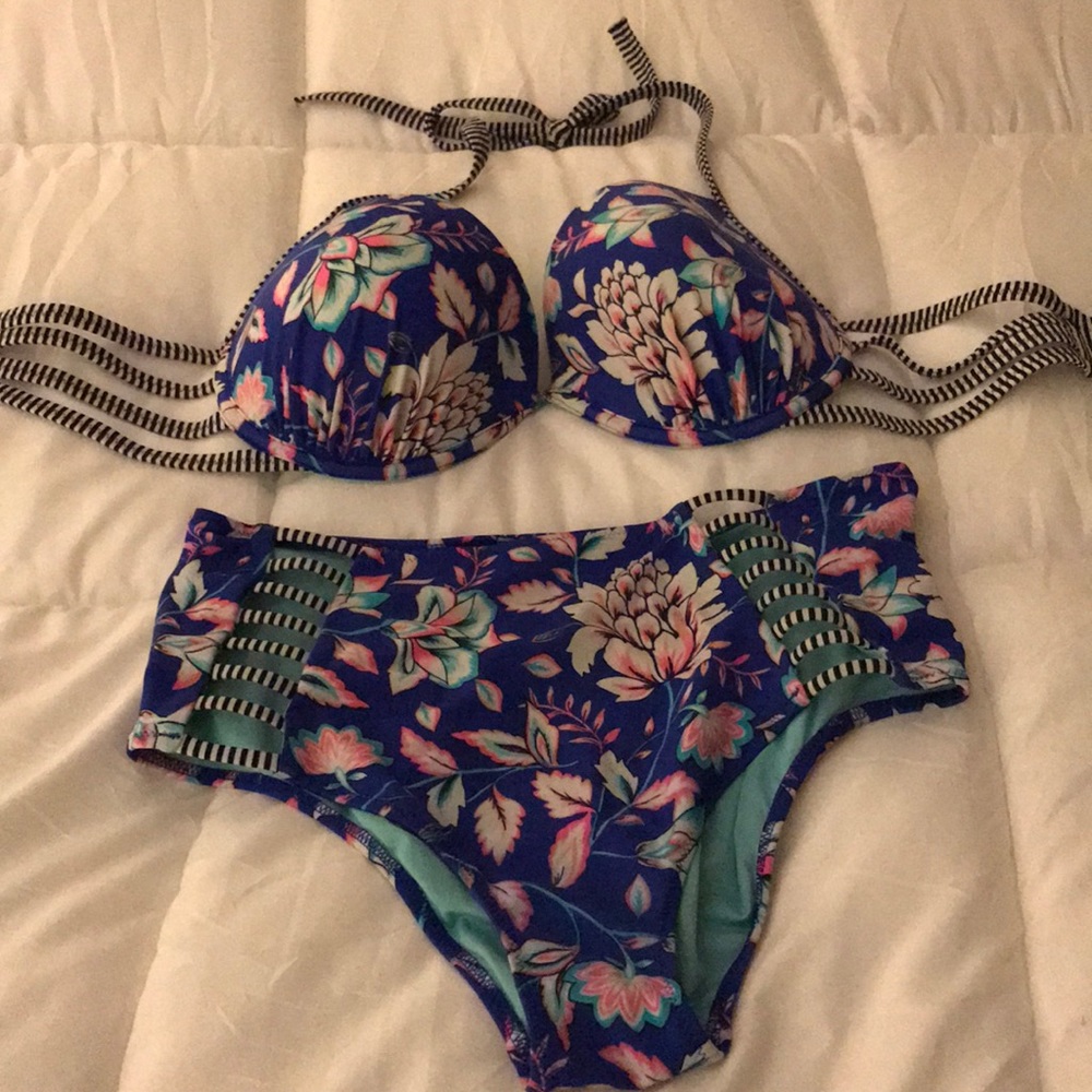 High waisted bikini